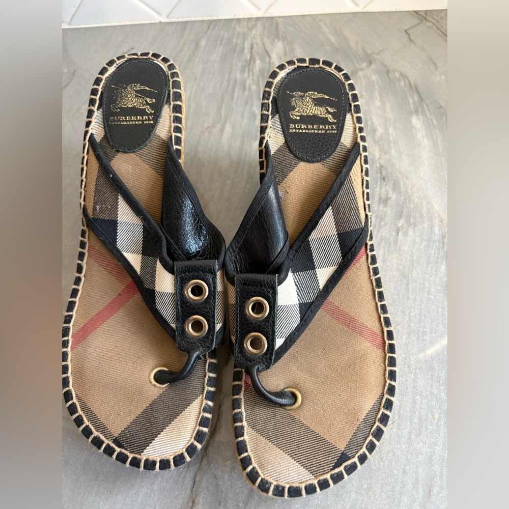 Burberry Black and Tan Wedge Sandals size 41 - Picture 4 of 10
